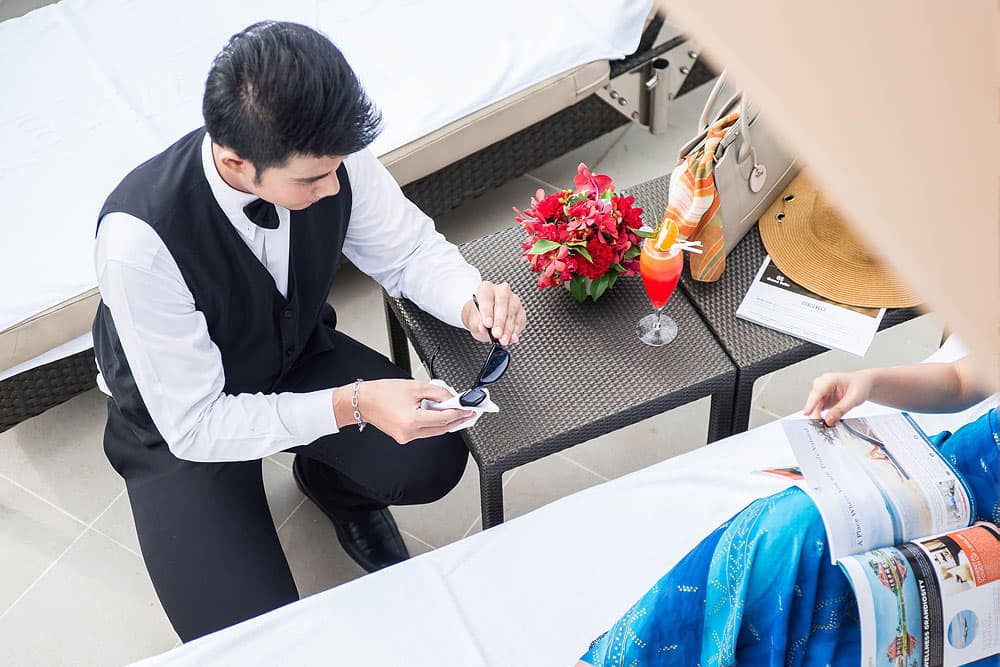 pool butler service luxury 5-star hotel pattaya