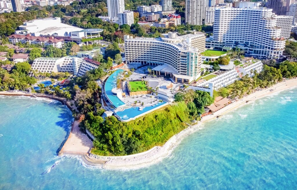 Luxury Hotel in Pattaya - Royal Wing Suites & Spa