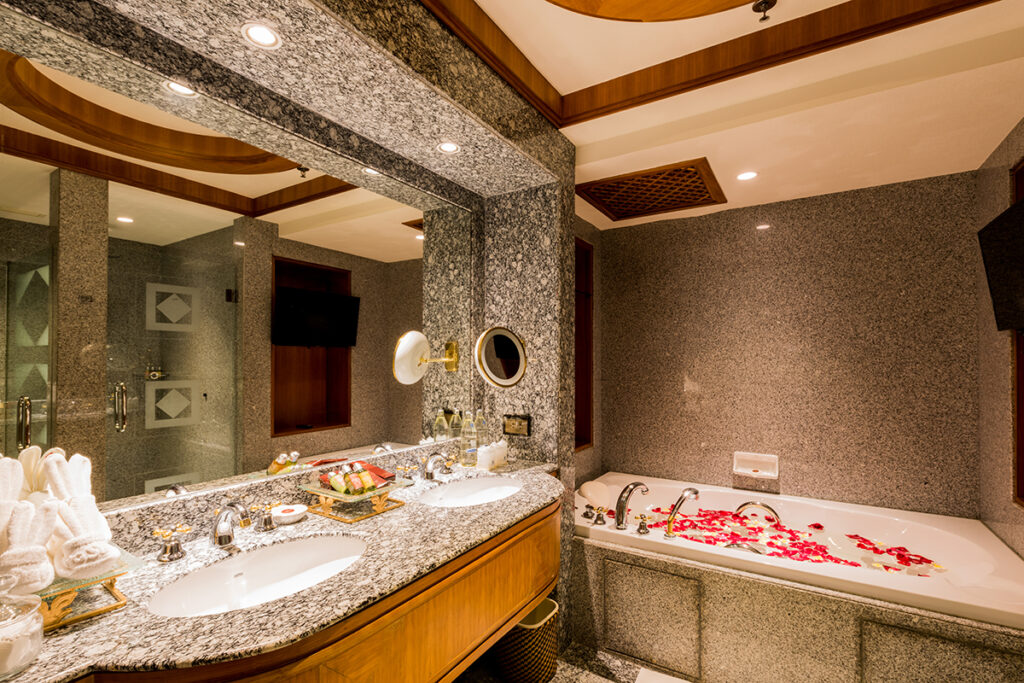 jacuzzi bathtub at our pattaya seaview hotel