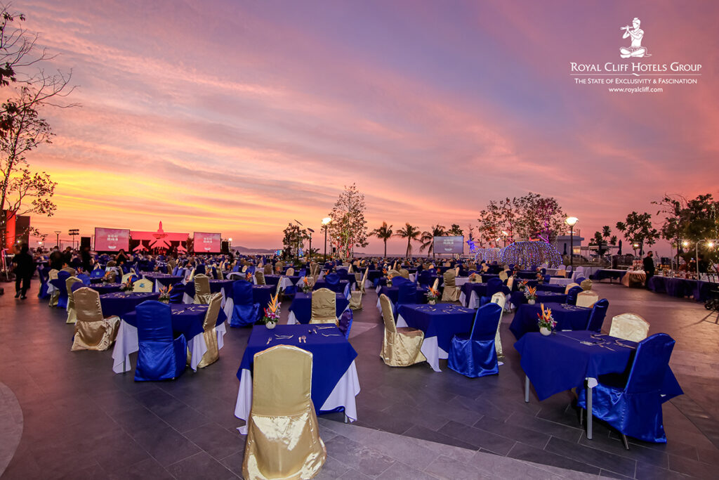 dining set up for new year dinner pattaya
