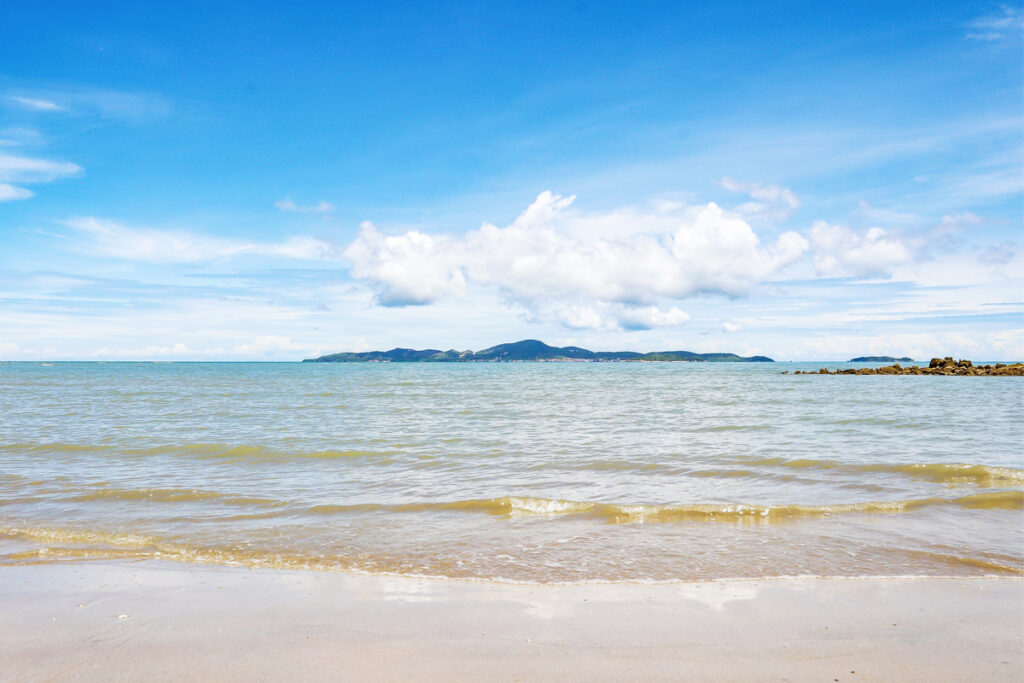 waters of pattaya beach