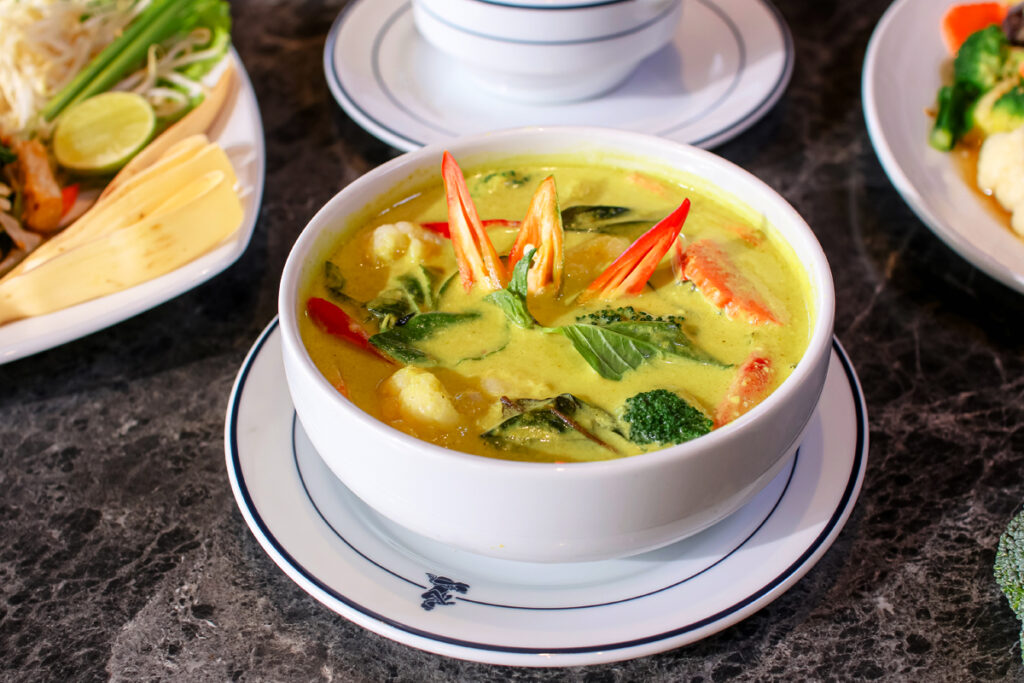 keng kiew wan thai green curry