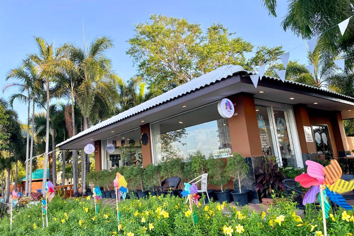 korean inspired cafe in pattaya