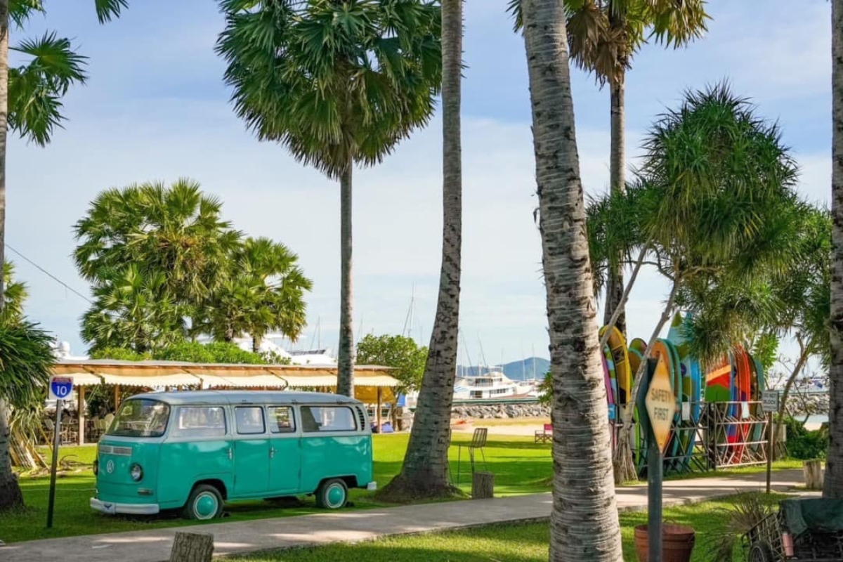 Outdoor area of Sea of Love beach cafe in Pattaya.