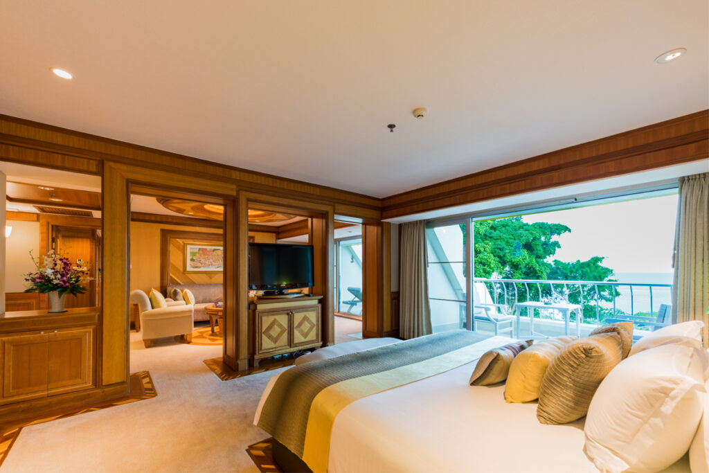 ห้องสวีทที่ออกแบบในสไตล์ไทย ที่โรงแรม 5 ดาวพัทยาของเรา