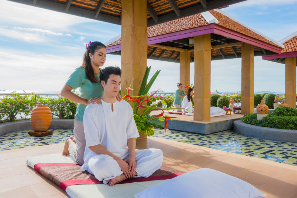 สัมผัสความผ่อนคลายที่ คลิฟ สปา พร้อมวิวทะเลที่เงียบสงบ