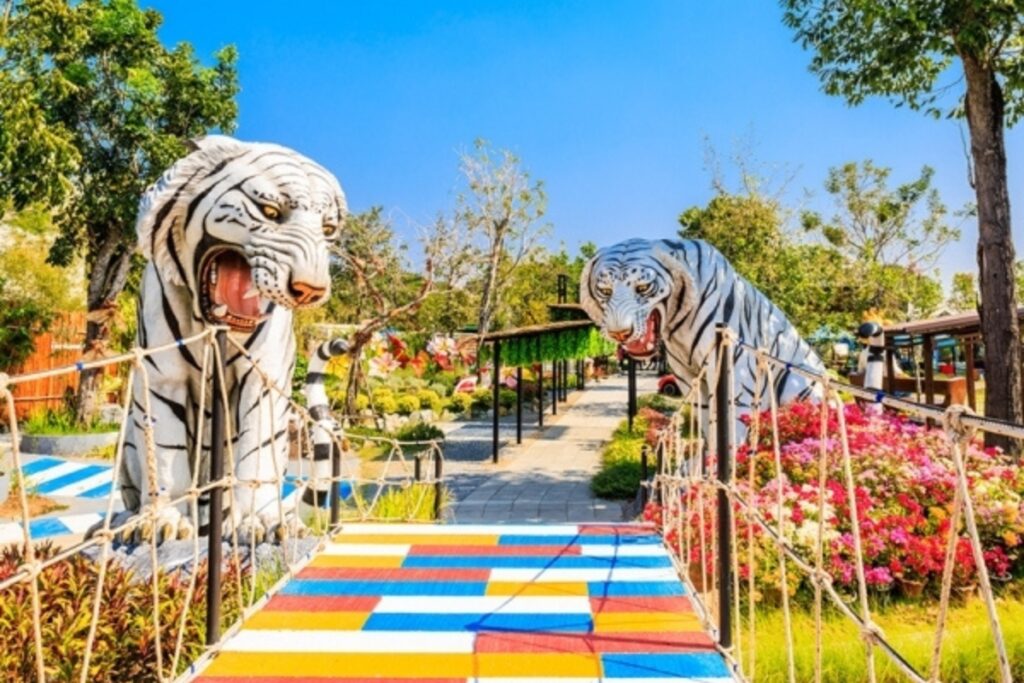 ทางเข้าสวนเสือศรีราชา