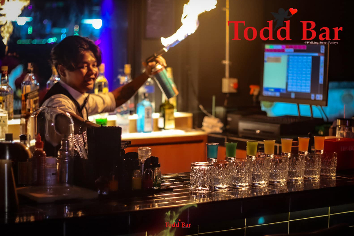 bartender making drinks at todd bar in pattaya