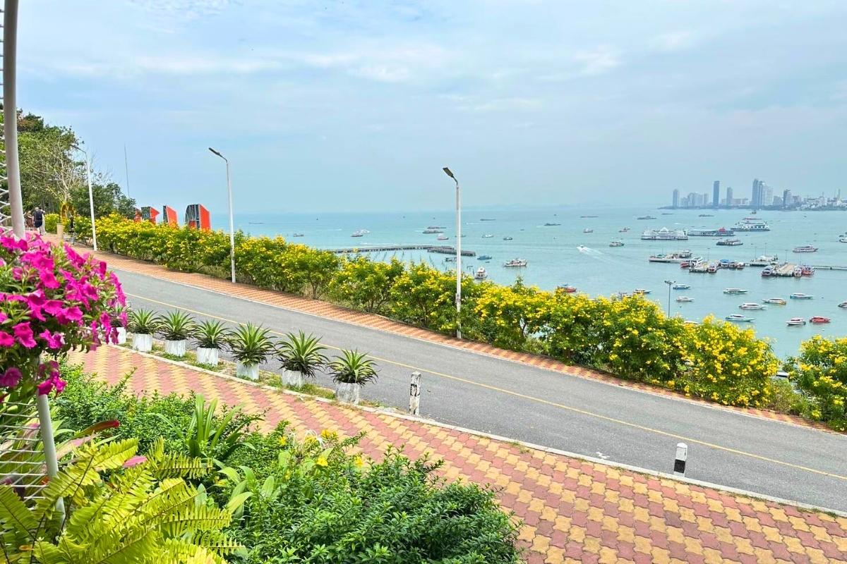 วิวทะเลหน้าคาเฟ่พัทยา City Coffee Pattaya