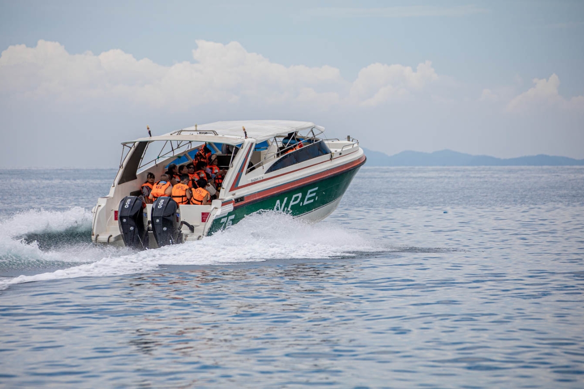 Speedboat ride to Koh Lan