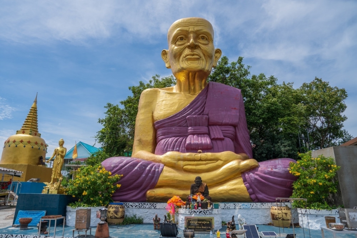 Big Buddha statue in Koh Lan