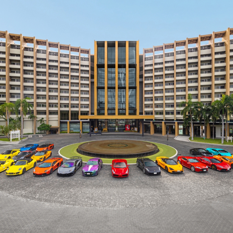 supercars in pattaya in front of luxury hotel